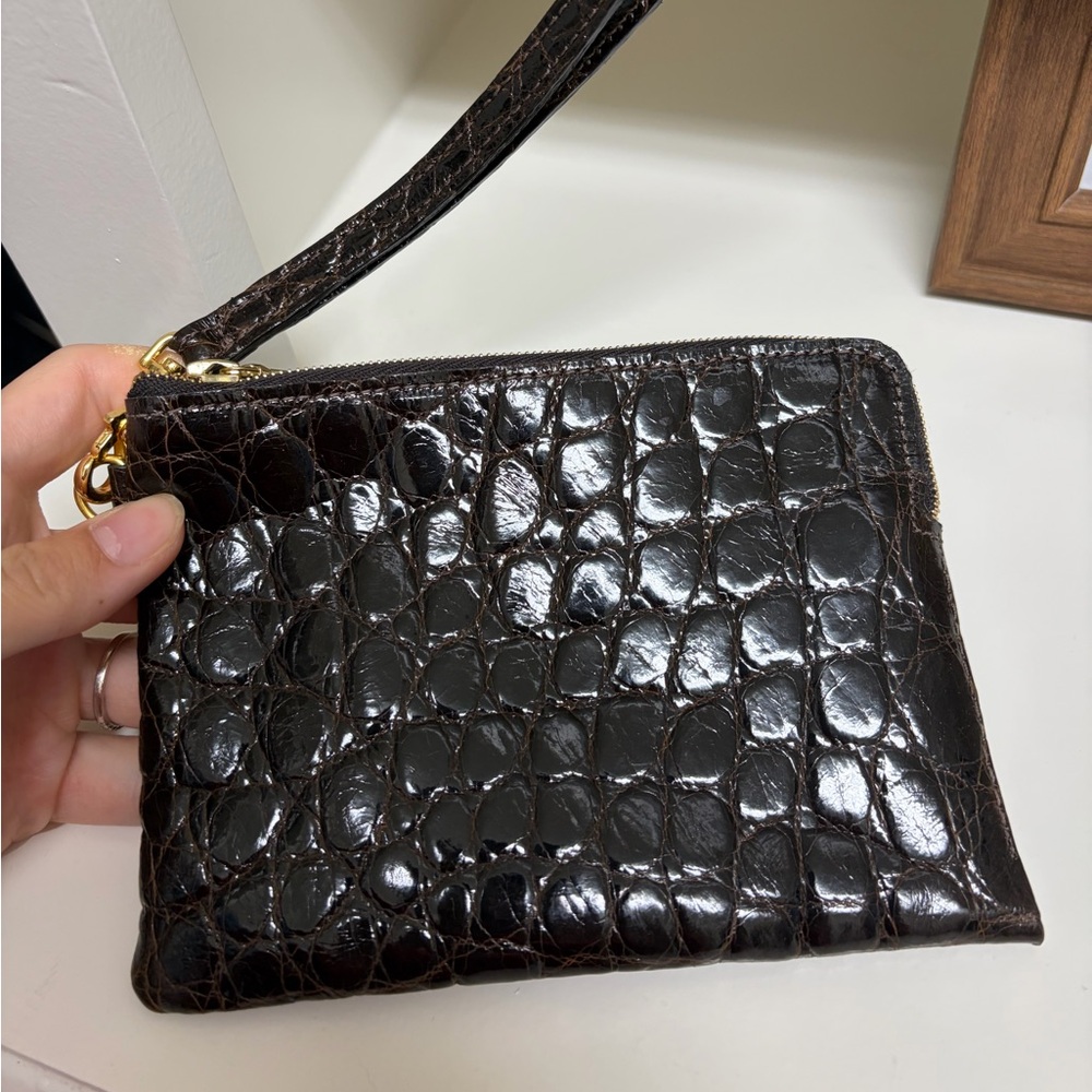 Alligator wristlet
